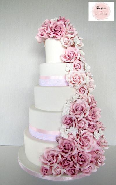 Cascading Roses - Cake by aimeejane