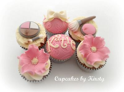 Make up cupcakes  - Cake by Kirsty 