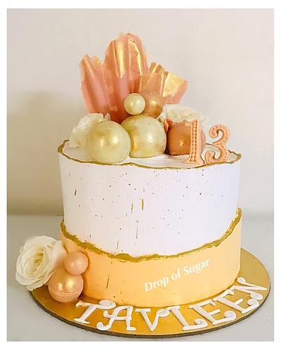 Whipped Cream Fault Line Peach and White Cake - Cake by Drop of sugar