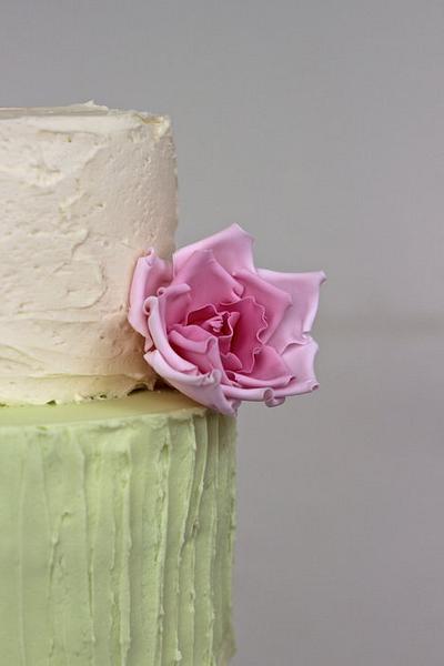 Buttercream & Vintage Roses - Cake by TLC