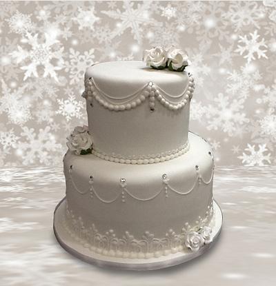 White Elegance - Cake by MsTreatz