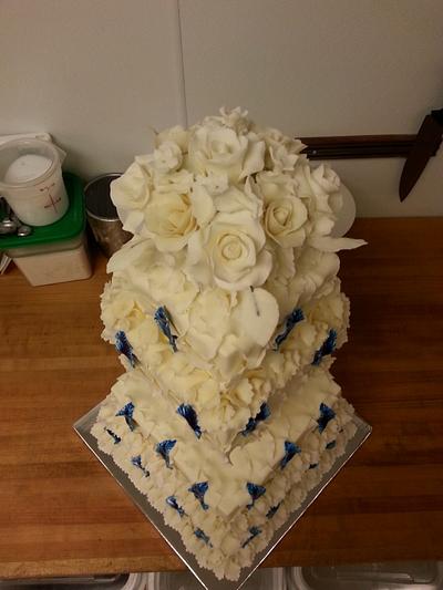 White & Royal blue feathers wedding cake - Cake by Danielle
