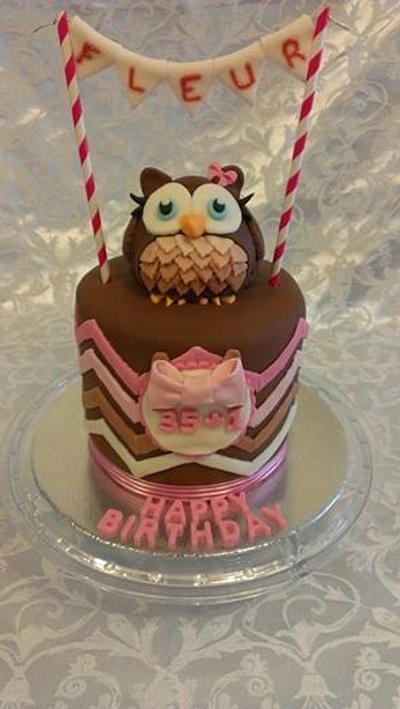 Shabby Owl - Cake by Bonley Cake Designs