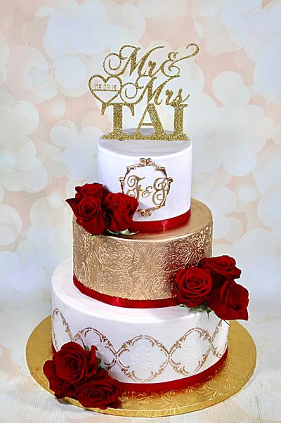 Gold and white wedding cake - Cake by soods
