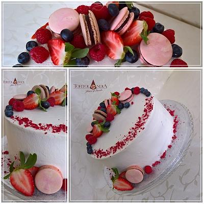 Drip cake & Fresh fruits - Cake by Tortolandia