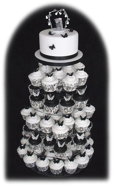 Black & White Butterfly Cupcakes - Cake by Cakemaker1965