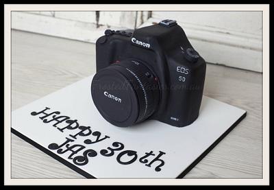 Canon Camera Cake - Cake by Rachel