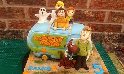 Scooby doo and the Mystery Machine - Cake by Karen's Kakery