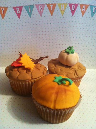 Halloween Cupcakes - Cake by Heidi