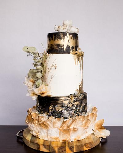 Modern Gold - Cake by Christine