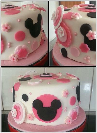 Minnie Mouse  - Cake by BakedbyBeth