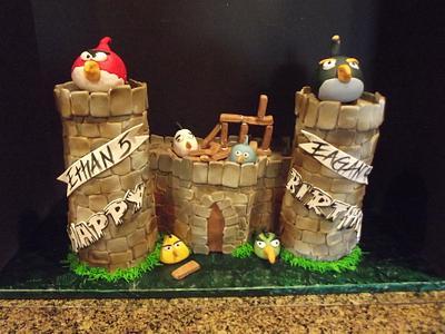 Angry Birds - Cake by Alissa Newlin