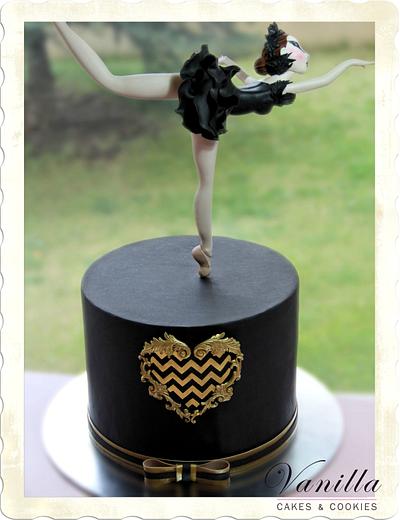 Black Swan - Cake by Vanilla Studio