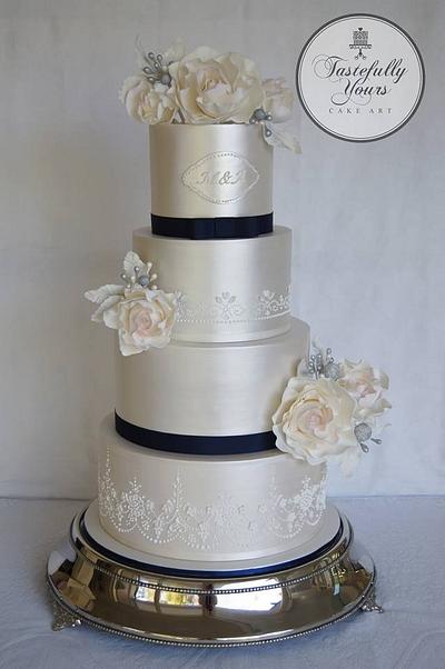 Wedding bliss - Cake by Marianne: Tastefully Yours Cake Art 