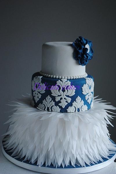 Feathers and blue - Cake by liftrasa