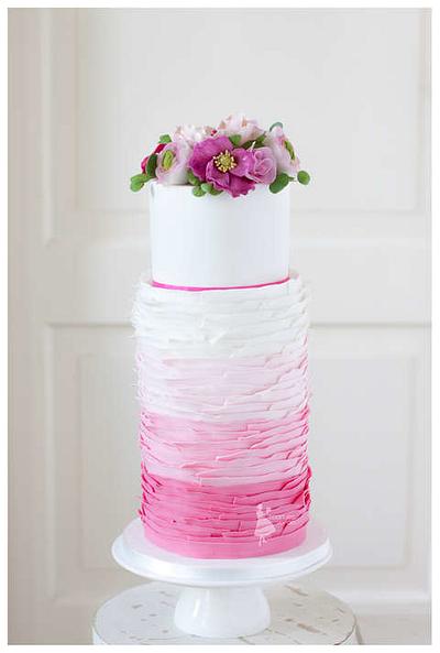 Huge double barrel weddingcake - Cake by Taartjes van An (Anneke)