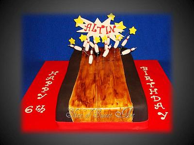 Bowling Lane Birthday - Cake by Slice of Sweet Art
