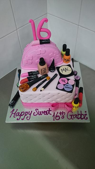 make up cake - Cake by Delicious Designs Darwin