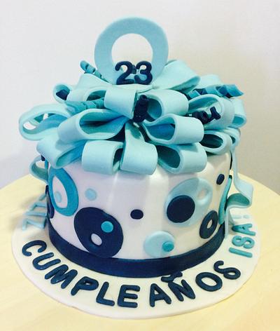 Bow birthday cake - Cake by DulcesSuenosConil
