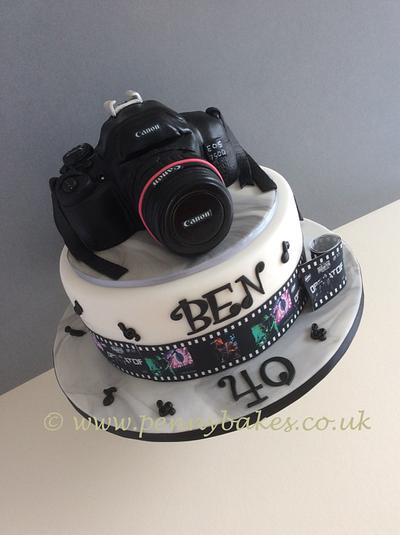 Camera cake!  - Cake by Popsue
