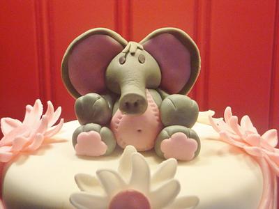Fondant Elephant - Cake by BellaCakes & Confections