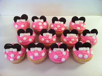 Minnie mouse cupcakes - Cake by Christie's Custom Creations(CCC)