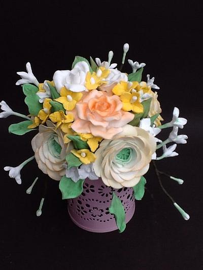 Sugar flowers - Cake by lorraine mcgarry