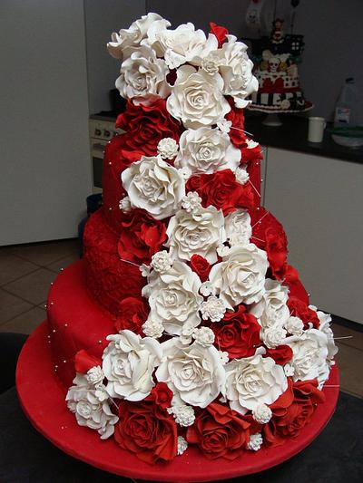 Red and White rose wedding cake - Cake by liesel