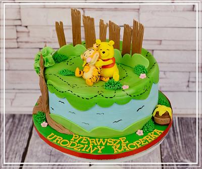 Baby Winnie Pooh Cake - Cake by Ula