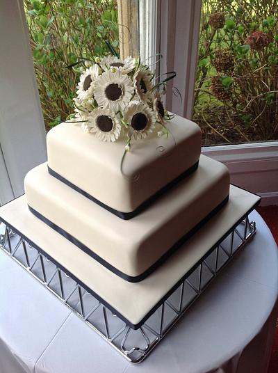 Gerbera wedding cake - Cake by Iced Images Cakes (Karen Ker)