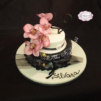 Black and white cake whit an elegant phalaenopsis orchid - Cake by silvia B.cake art