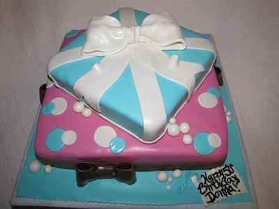 Presents cake - Cake by Tiffany Palmer