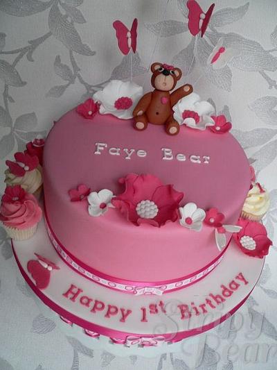 Faye Bear's 1st Birthday - Cake by Jane Moreton