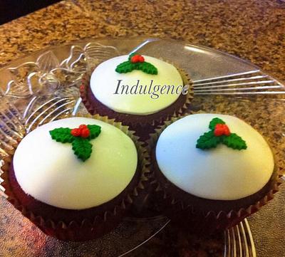 Simple fuss free holiday cupcakes  - Cake by Indulgence 