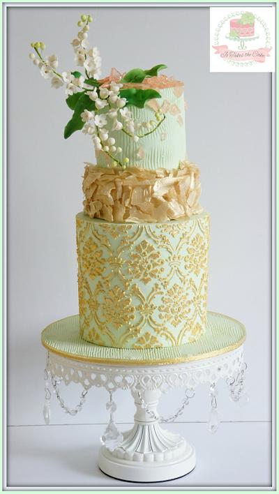 Mint Gold & green with matching cupcakes - Cake by Jo Finlayson (Jo Takes the Cake)
