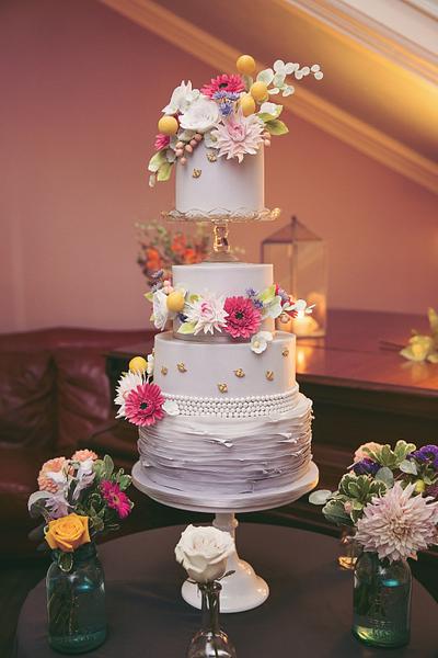 Bees & Blooms - Cake by Cobi & Coco Cakes 