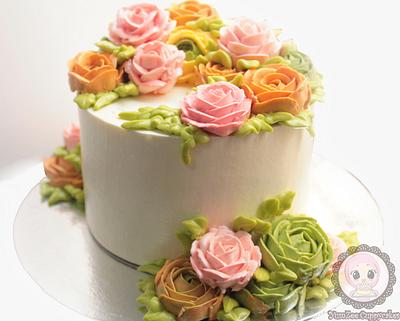 Buttercream flower cake - Cake by YumZee_Cuppycakes