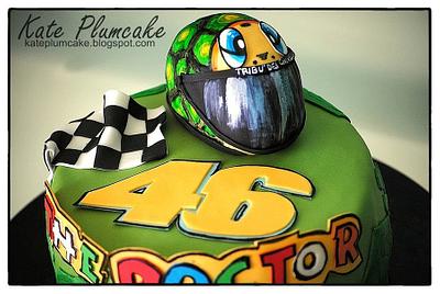 Motorcycling cake for a Valentino Rossi fan - Cake by Kate Plumcake