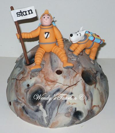 tintin and snowy on the moon - Cake by Wendy Schlagwein