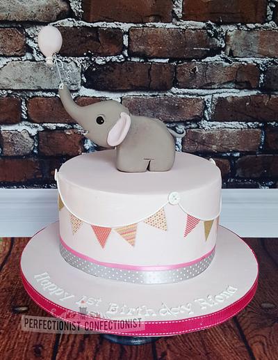 Ríona - First Birthday Cake  - Cake by Niamh Geraghty, Perfectionist Confectionist