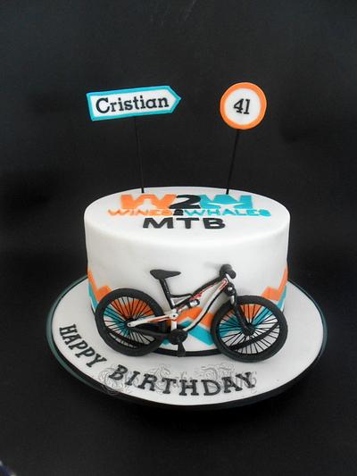 Wines2WhalesMTB  - Cake by Nessie - The Cake Witch