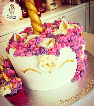 Unicorn 🦄💖 - Cake by Cutsie Cupcakes