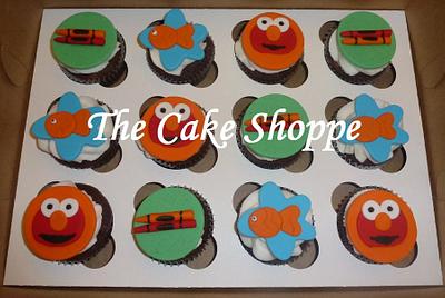 Elmo cupcakes - Cake by THE CAKE SHOPPE