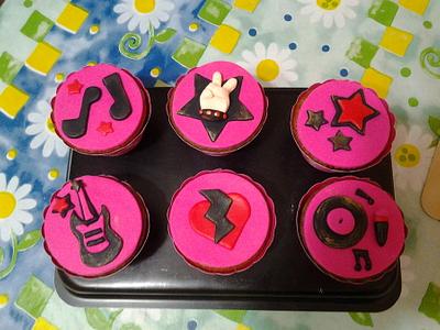 Rock and Roll Cupcakes - Cake by claudia borges