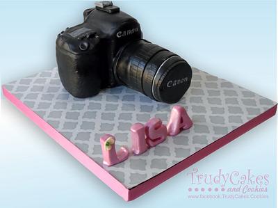 Canon Camera Cake - Cake by TrudyCakes