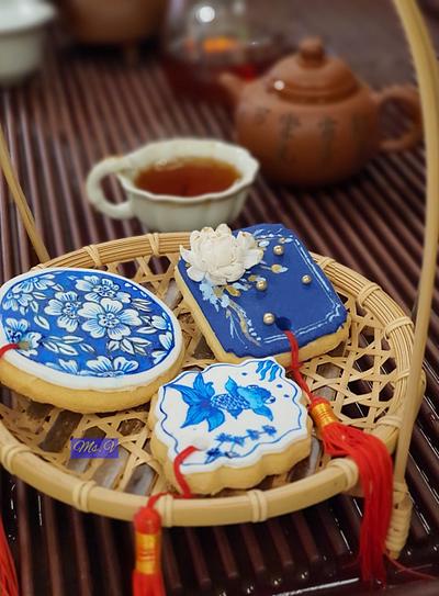 Hand Painting Blue and White Chinese Parcel Cookies - Cake by Ms. V