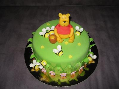 Winnie The Pooh - Cake by rosiecake