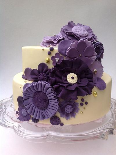 Flowers all the way  - Cake by LittleDzines