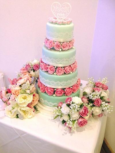 Mint &Pink Wedding - Cake by Yve mcClean