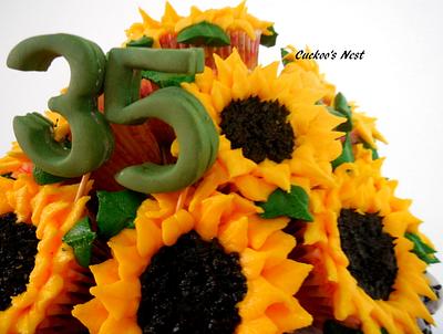 Sunflower Cupcake Bouquet - Cake by Cuckoo's Nest